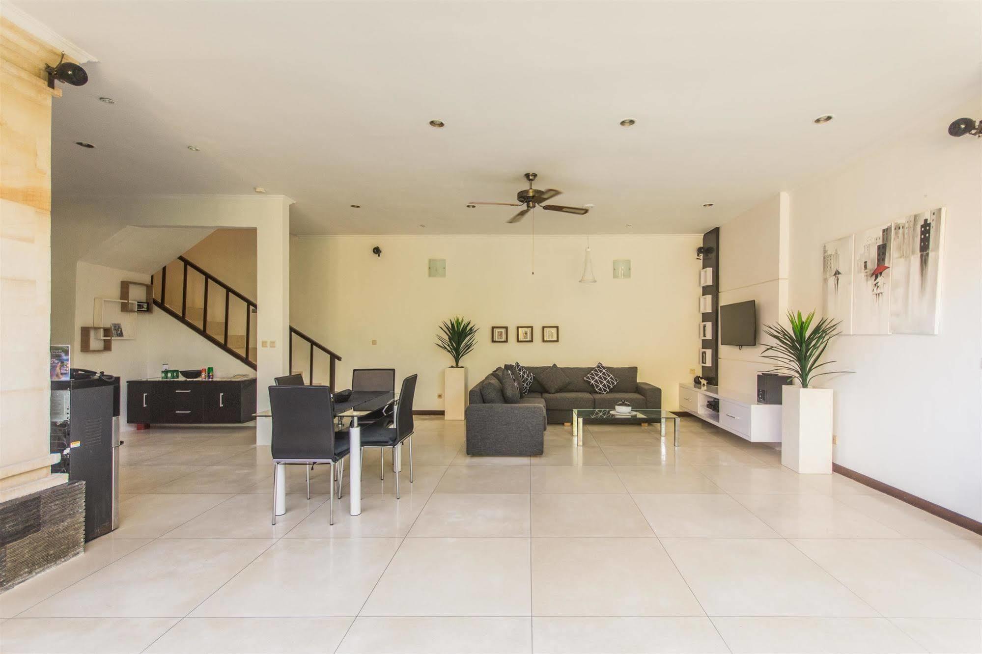 Villa Krisna Seminyak Exterior foto
