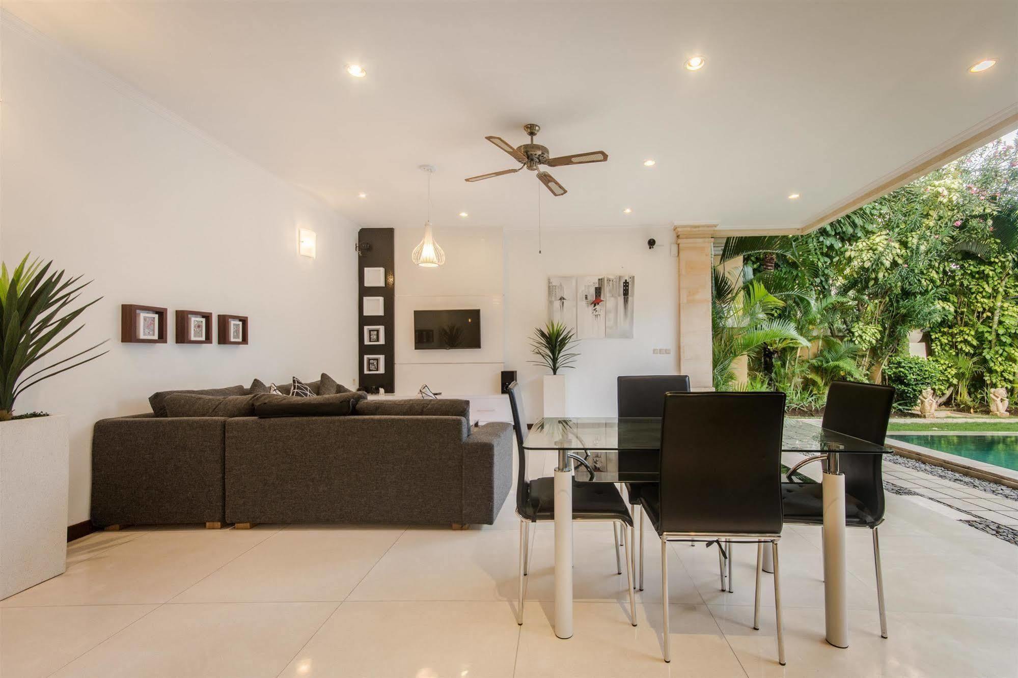 Villa Krisna Seminyak Exterior foto